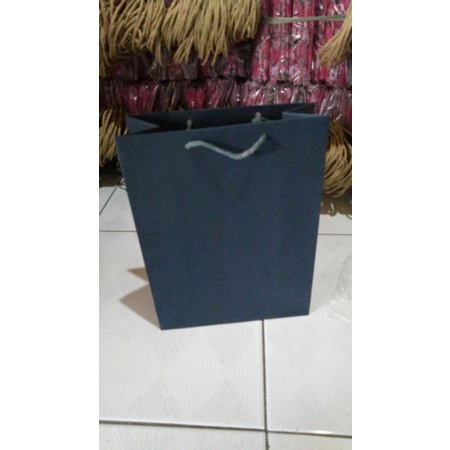 

paperbag ivory 19*8*25 (READY)