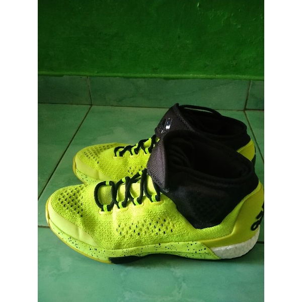 Sepatu Adidas crazylight boost primeknit lime
