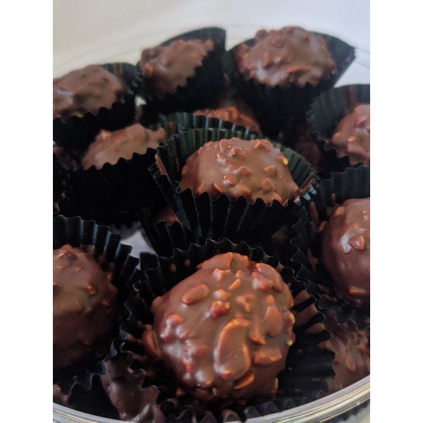 

Kacang Rocher / Peanut Rocher