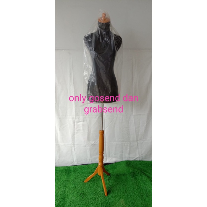 

Easel Patung Manekin Gamis Crem Dan Hitam+Kaki Kayu Baut(Premium)
