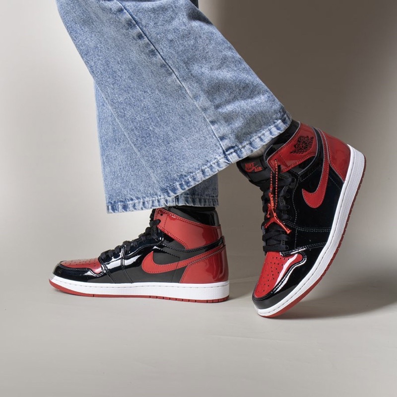 Air Jordan 1 High Patent Bred