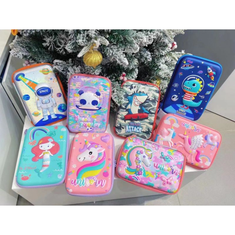 

Tempat pensil/pencil case besar hard top motif timbul Unicorn Mermaid
