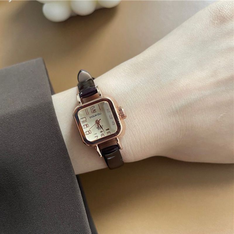 Jam Tangan Wanita Vintage Analog Segi Empat Tali Kulit Gaya Korea