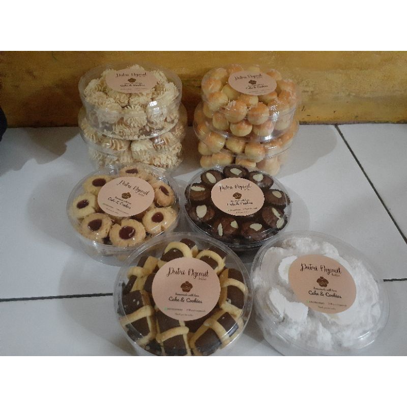 

Aneka kue kering