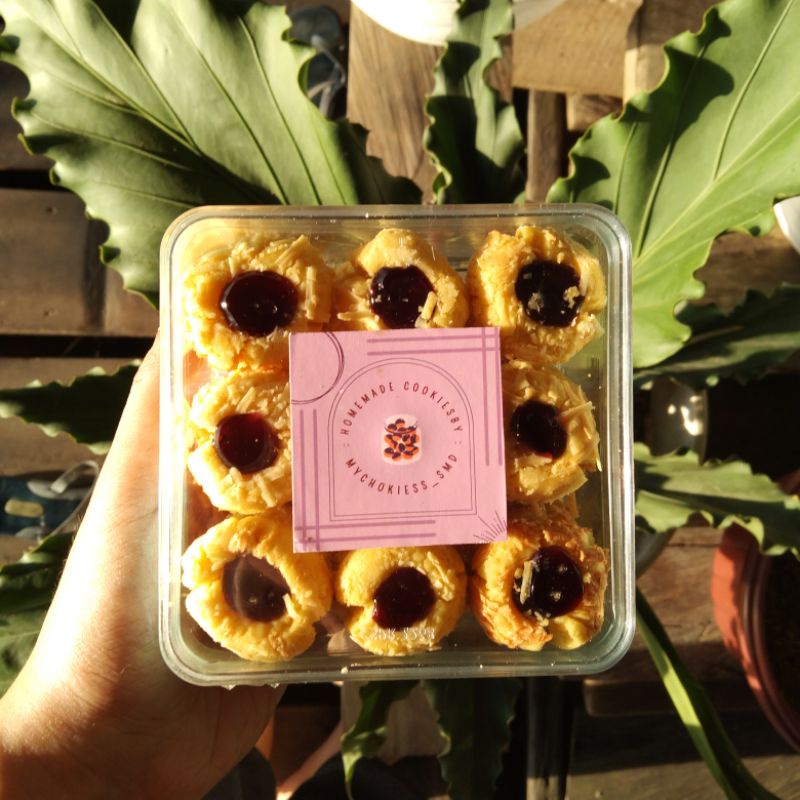 

Kue Kering Thumb print Blueberry