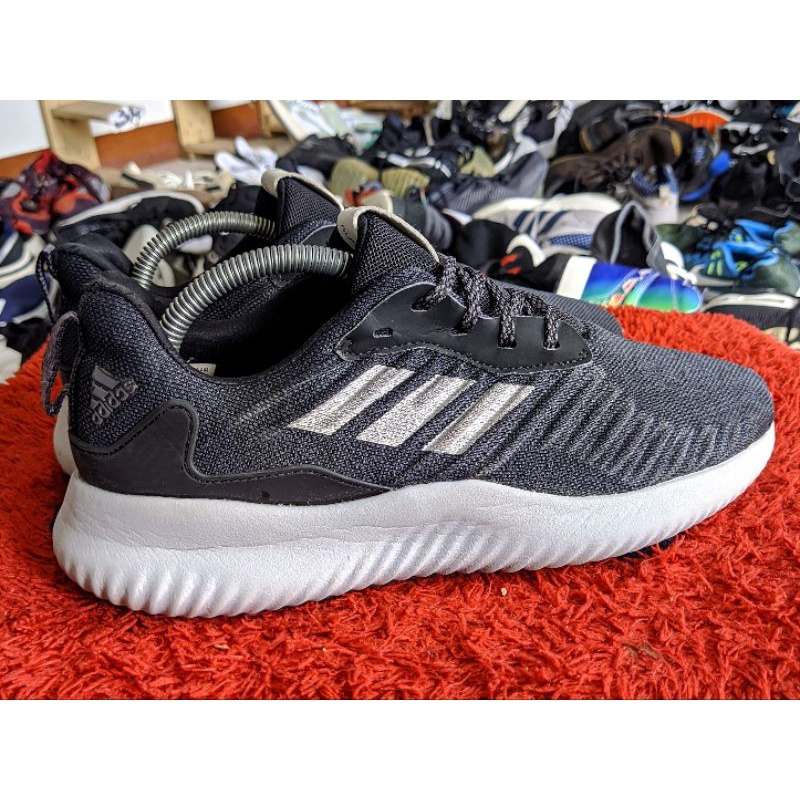 Sepatu sneakers runing adidas alfabounce ori 42