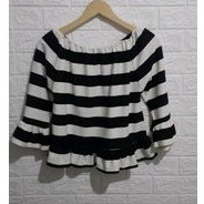 Crop Top Lengan Panjang Sabrina Ruffle Monochrome Stripes
