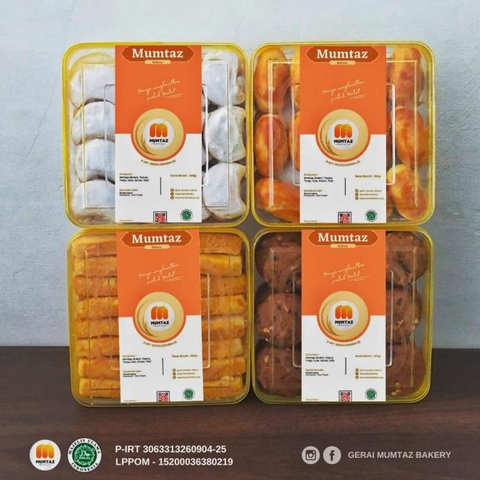 

Parcel Lebaran Paket Kue Kering Lebaran 1 Box Isi 4 Mumtaz Bakrey