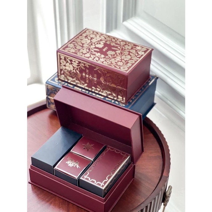 

Christmas Hampers Premium Classic Book Small
