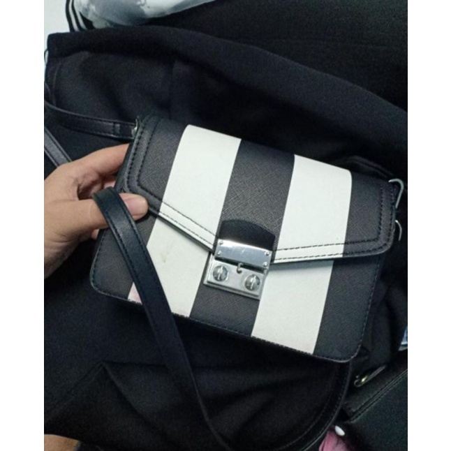 stradivarius bag