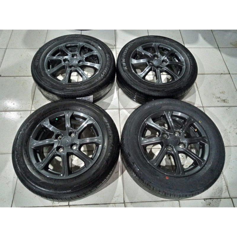 velg bekas New Ayla ring  14+ban Hankook 175 65 14 lebar 5 et 45 pcd 4x100