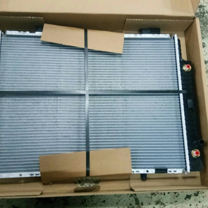 MCDY Radiator W210 E320 Merk Nissens