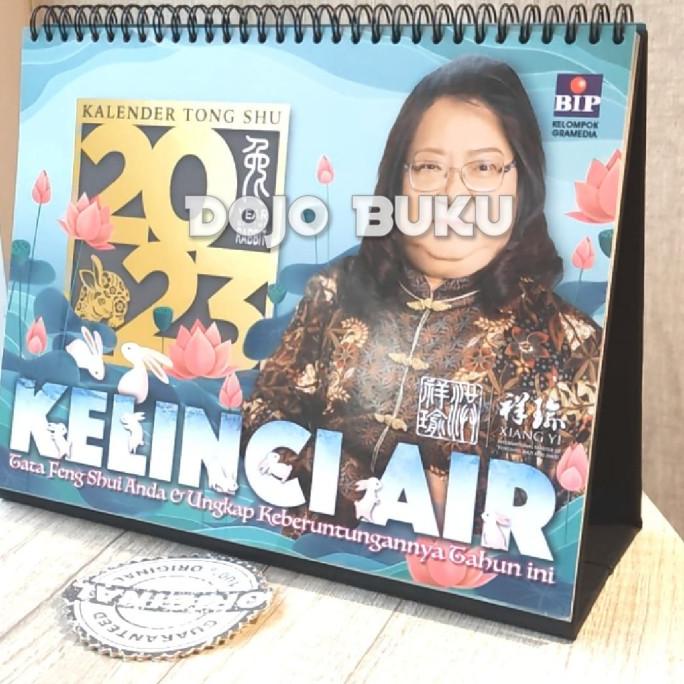 

Buku Kalender Tong Shu 2023: Kelinci Air by Xiang Yi