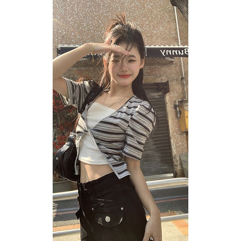 Red Korea Manis Babes Rasa Desain Garis Penyambungan Palsu Dua Potong Atasan Musim Panas Baru Niche Fried Street Slim T-shirt Tide