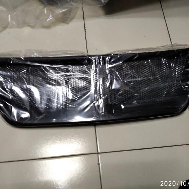 Grill Nissan Xtrail T30 2004-2007