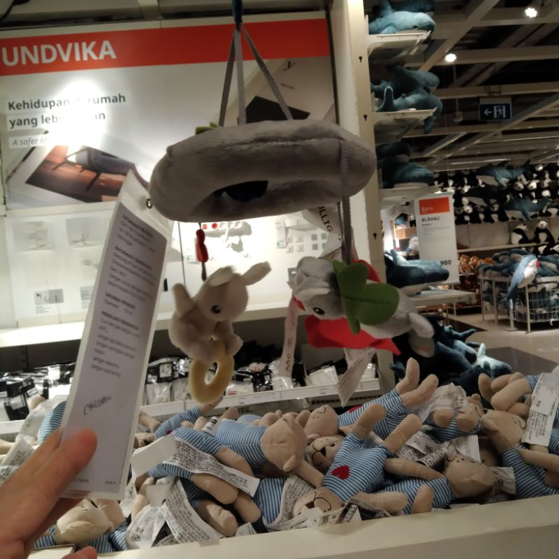 IKEA GULLIGAST Mainan gantung box bayi hadiah baby born boneka gantung hanging baby box 13 cm
