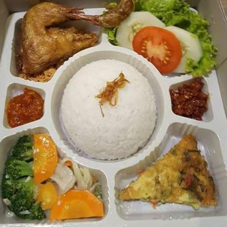 

❤[PROMO MURAH!!!]❤ Nasi Box Paket Mewah Halal Higienis Murah dan Terjangkau