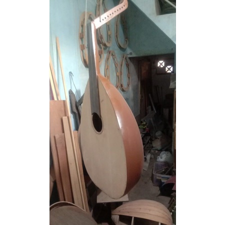 gitar oud mentahan