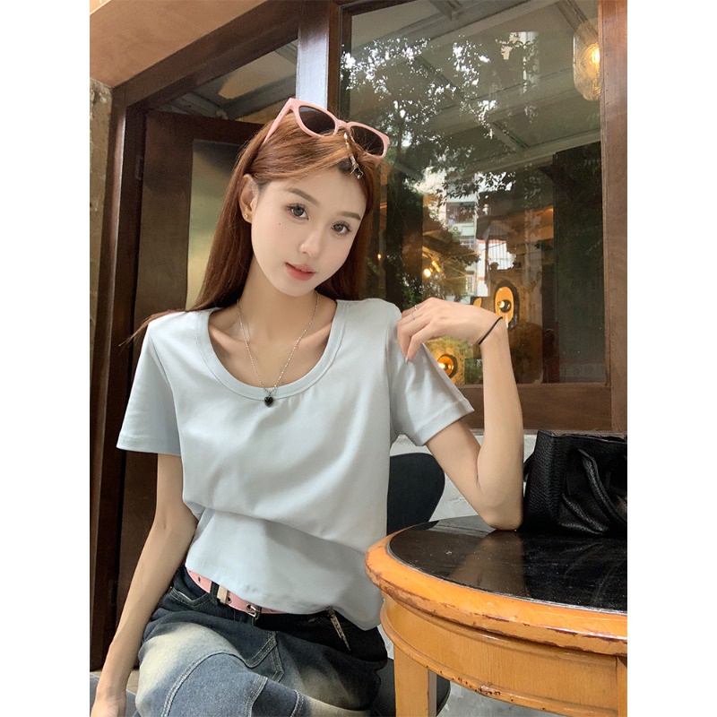 Red Sederhana Leher U Biru Lengan Pendek T-shirt Wanita Musim Panas 2023 Baru Gadis Panas Slim Pendek Temperamen Slim Bahu Top