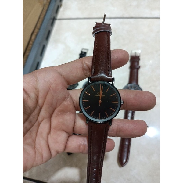 Jam Tangan Couple Pria Wanita analog Fashion Kulit Wd