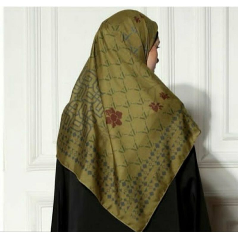 vivi zubedi scarf