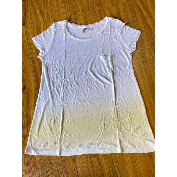 Kaos h&m DIVIDED preloved