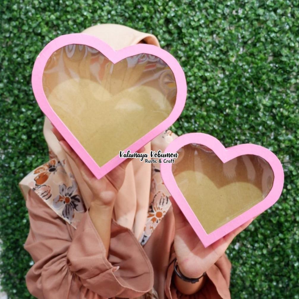 

Bloom Box Love Kotak Kado Bentuk Hati Tempat Hadiah Ulang Tahun Valentine Wisuda Hampers