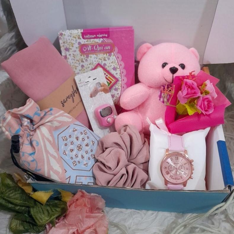 

Kado Muslimah Hadiah Anniversary Pernikahan Kado Bestie Kado Ulang Tahun Cewek Birthday Gift Box Hampers Alquran Tasbih Sajadah Travel Hampers Lebaran Idul Fitri Paket Ramadhan Parcel Lebaran Bingkisan Lebaran Souvenir Umroh Haji