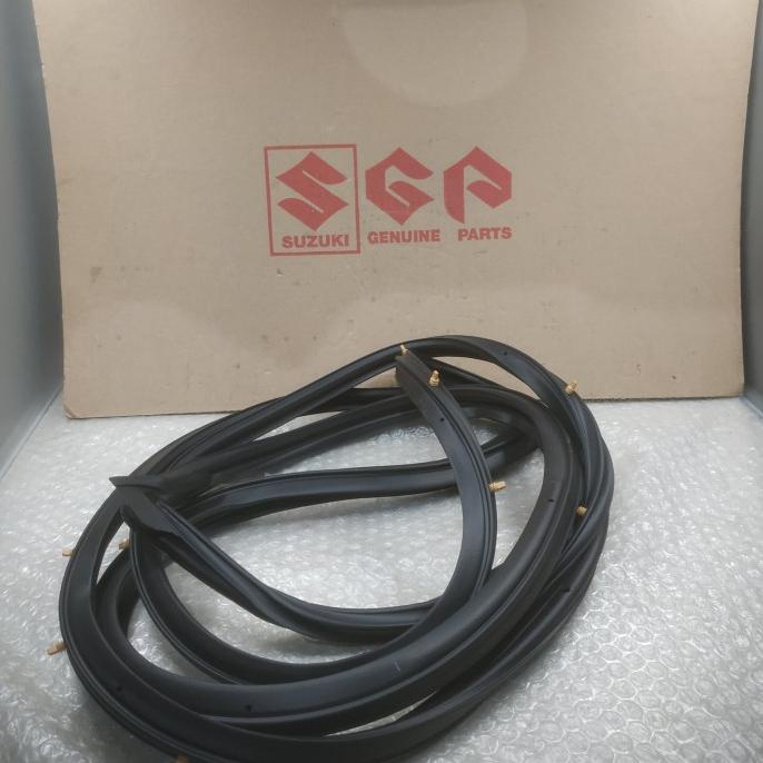 84641-56B01 Weatherstrip Front Door RH Vitara Lama, Escudo, Sidekick separe part suzuki termurah