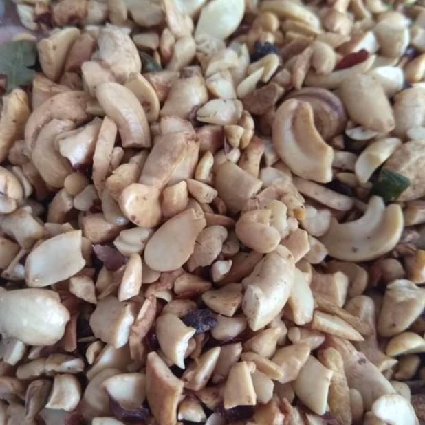 

Kacang mete pecah/remuk di jamin enak Best Seller