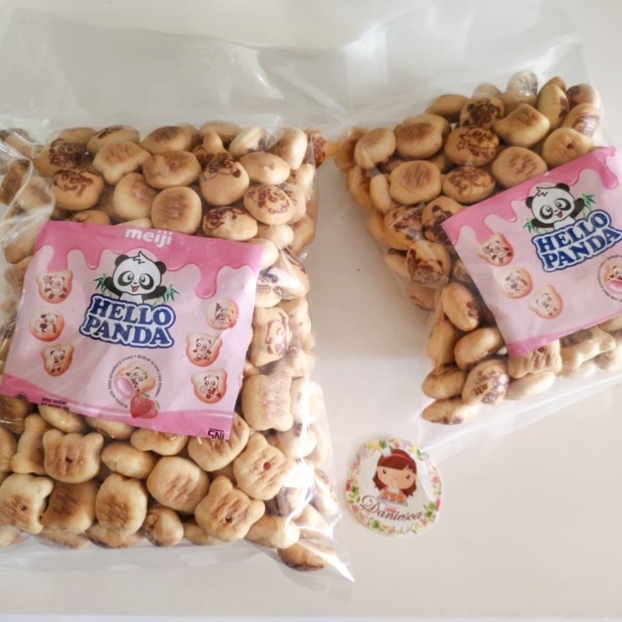 

500 gram hello panda biskuit isi strawberry