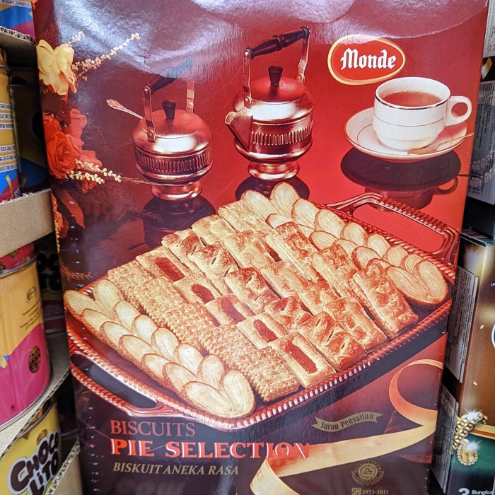 

monde biscuits pie selectionBiskuit Kaleng Monde pie selection 800 gr
