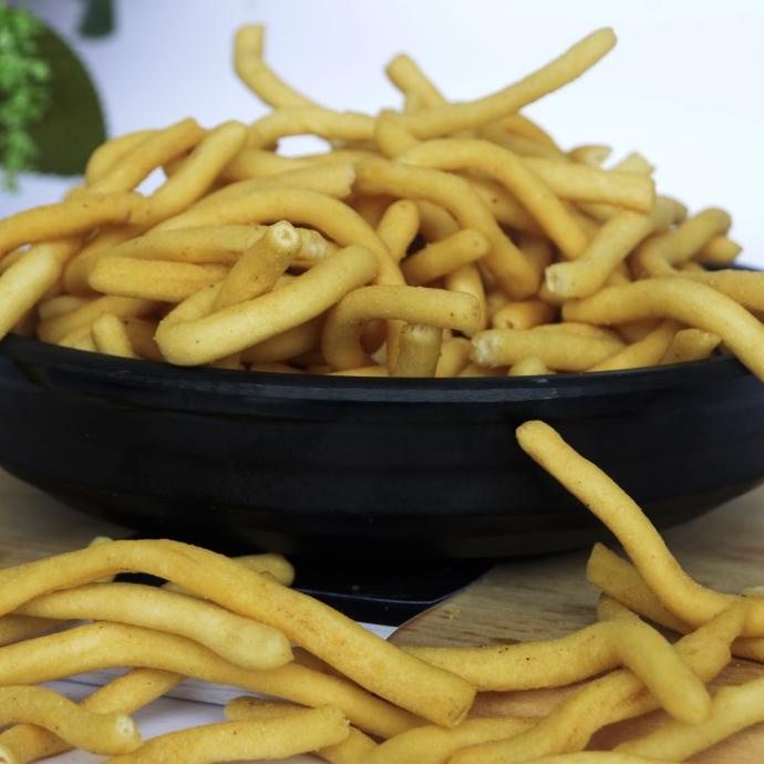 

KRIPIK STIK BAWANG GURIH 500 GRAM AFIF JAYA CEMILAN LUB