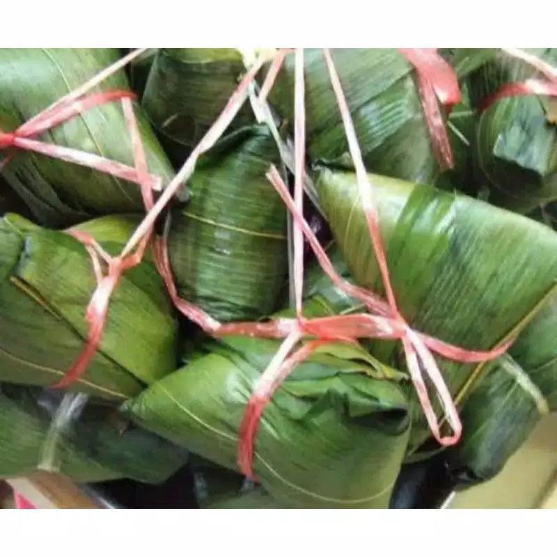 

Daun Bambu Segar |Daun bambu bakchang | Per 10 Lembar
