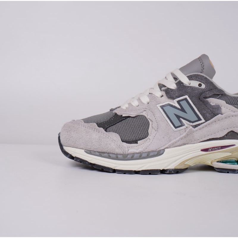 Sepatu New Balance 2002R Rain Coud