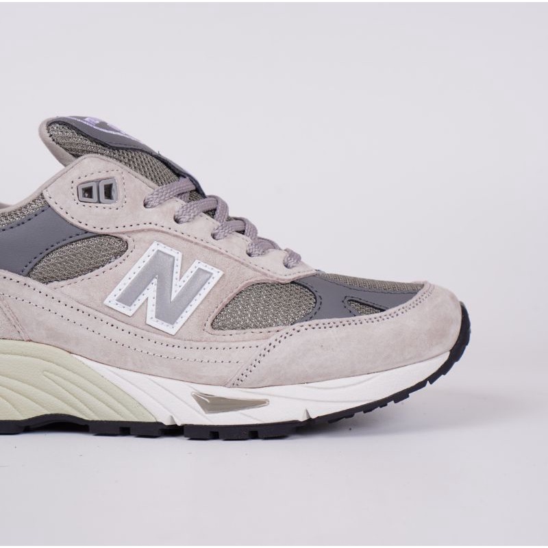 Sepatu New Balance 991 Grey