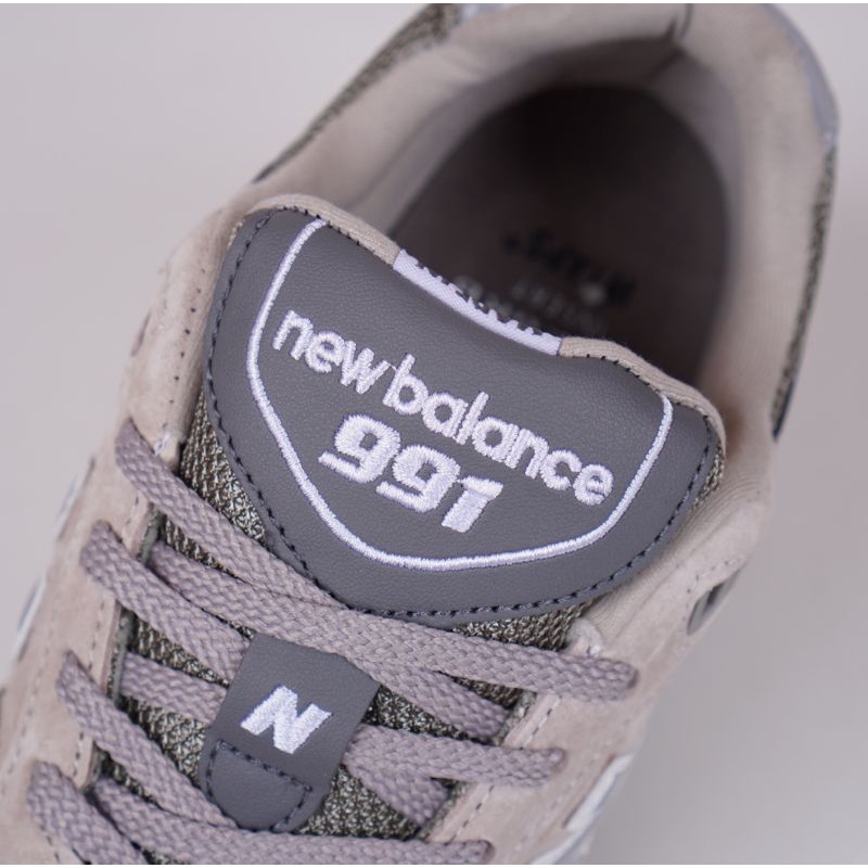 Sepatu New Balance 991 Grey