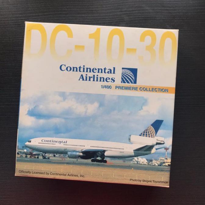 Diecast Pesawat Airbus DC-10-30 (Continental Airlines) - DRAGON WINGS