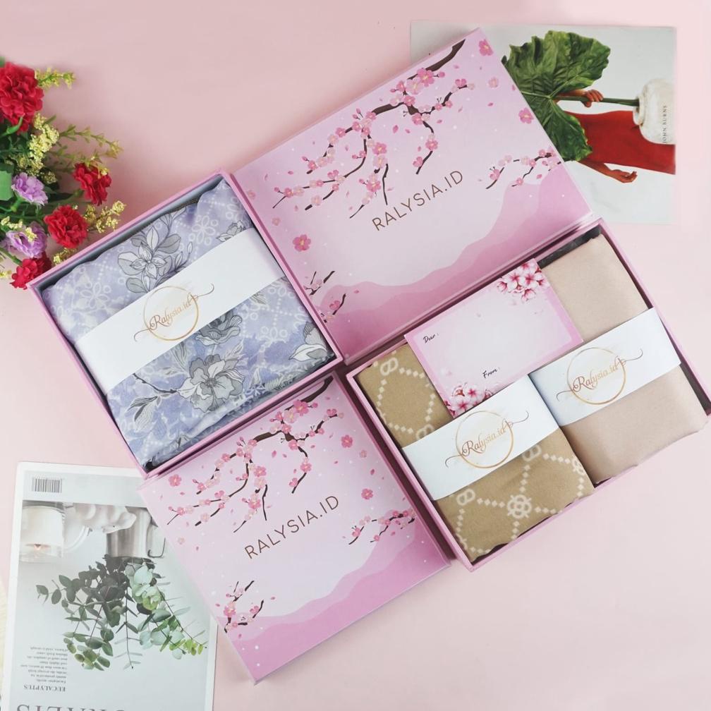 

Ralysia.Id Hampers Hijab Hard Box Premium / Kado Ulang Tahun / Wisuda / Souvenir Umroh Haji / Birthday / Wedding / Graduation / Kado Pacar / Hadiah Pernikahan / Seserahan / Kado Guru / Kado Perpisahan / Kado Teman Bestie / Kenangan / Lebaran / Idul Fitri