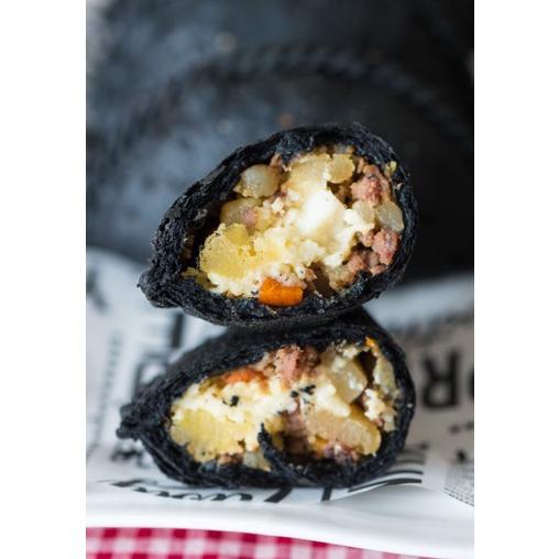 

Black Pastel Beef Cheese Goreng ( isi 5 pcs ) Best Seller