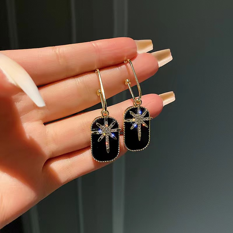 Anting Tusuk Wanita Gaya Korea Motif Love Dan Kupu-Kupu Hitam Aksesoris Fashion Korean Import