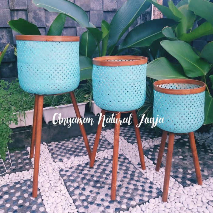 Pot Anyaman Bambu dengan standing