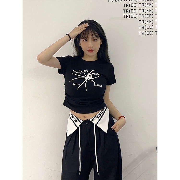 Red Kapas Spider Cetak Pendek Lipit T-shirt Slim Street Niche Y2k Gadis Panas Amerika Pusar Lengan Pendek Musim Panas Atas