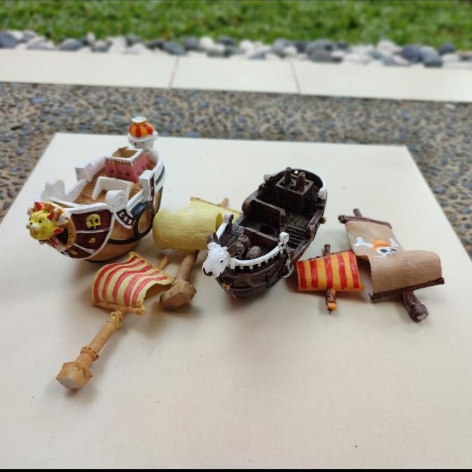 Hiasan Aquarium One Piece thousand sunny going merry bandai action