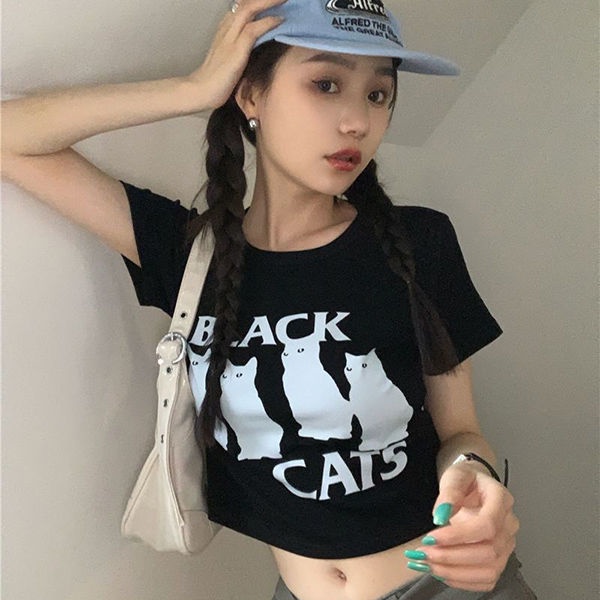 Red Chaoyiyi cat print lengan pendek bahu t-shirt wanita musim panas rasa desain baru niche slim short top tide