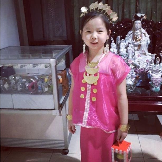 Sewa Baju Adat Sulawesi Anak Perempuan