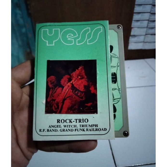 Kaset Pita Original Rock Trio : Angel witch, Triumph E.F. Band, Grandfunkrailroad