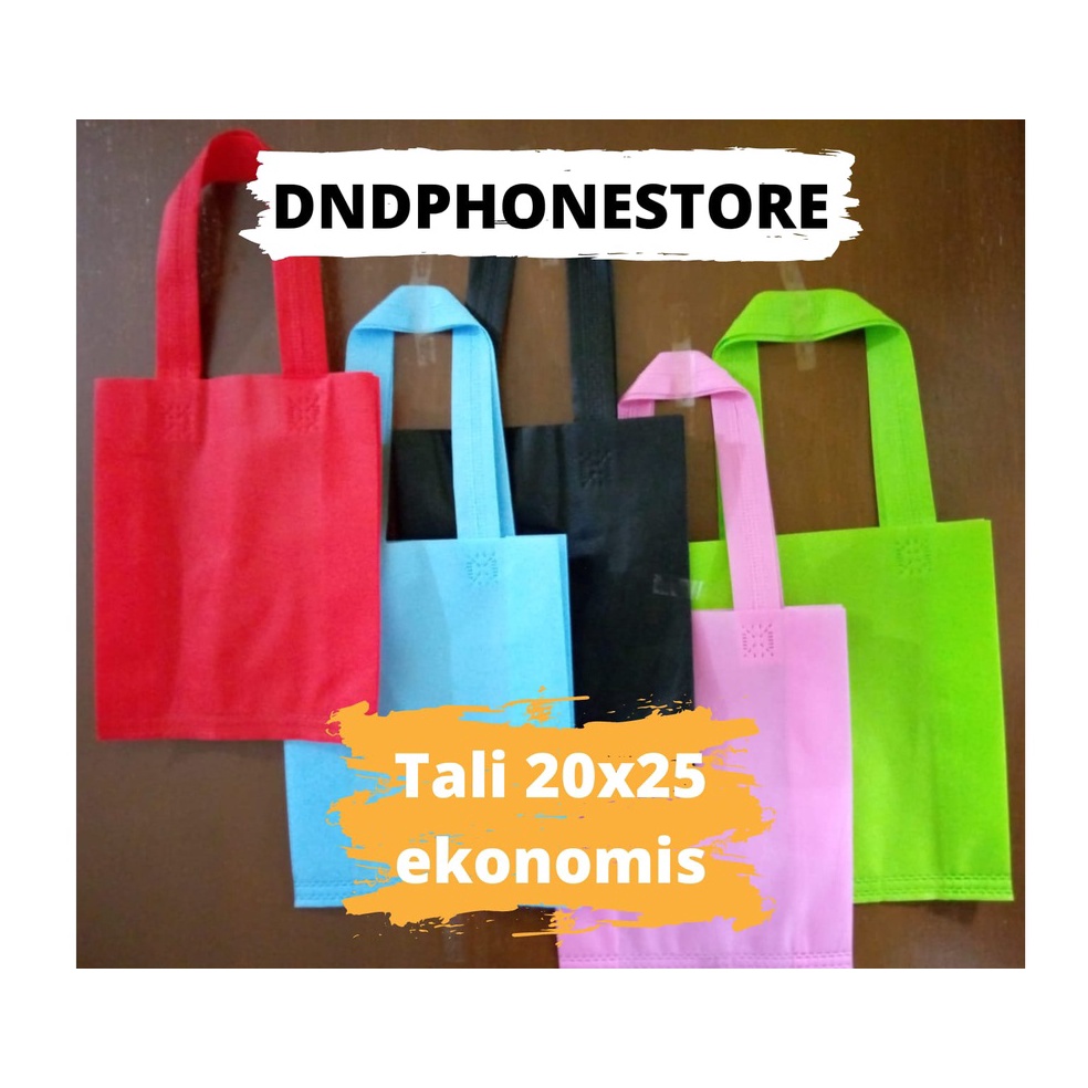 

[BHA] Tas Spunbond Tali 20x25x8 ekonomis 70gsm perlusin / Goodie Bag 97
