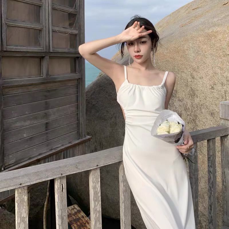 Red insdoit design sense open back white suspender skirt female 2023 summer new fashion all-match temperamen dress