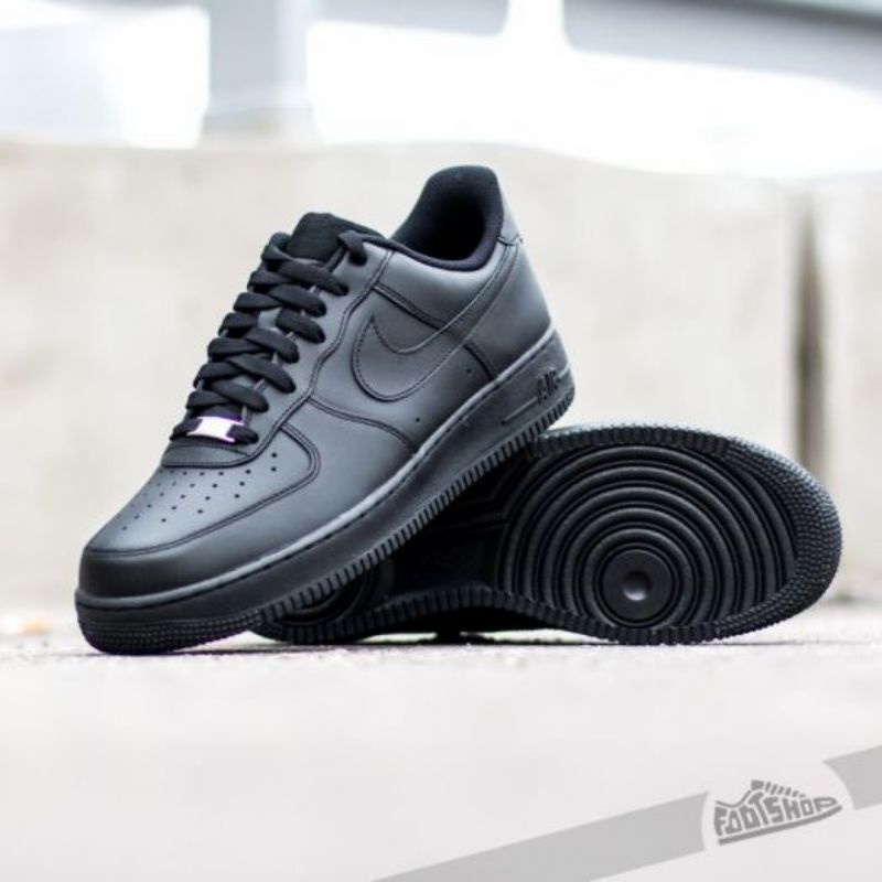 sepatu hitam polos pria wanita sneaker sekolah termurah